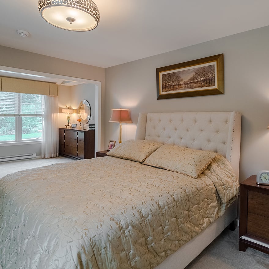 Cottage_Bedroom_Flip_PRV
