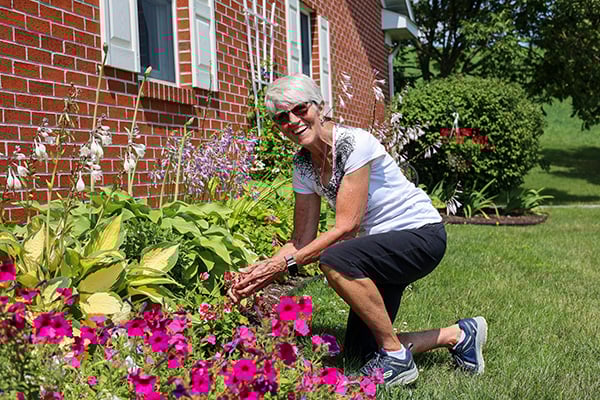 Lady_Gardening