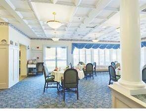 Assisted Living Dining | Westminster Village at Dover