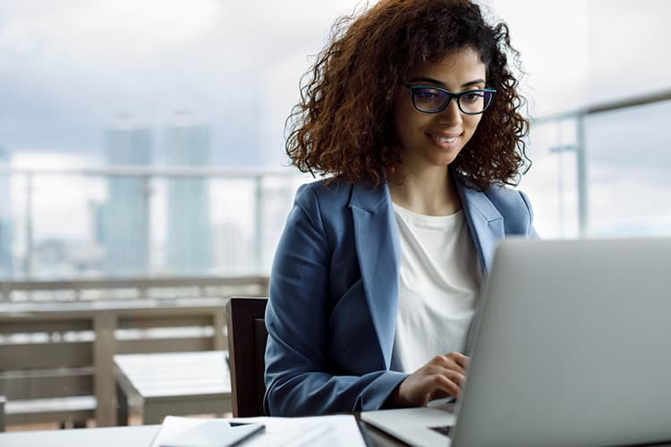 Employee Training on Computer (1)