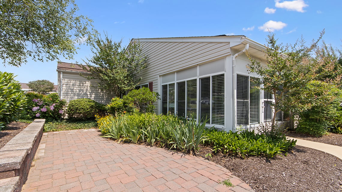 Exterior_Glen_Meadows_Large_PatioHome_9255