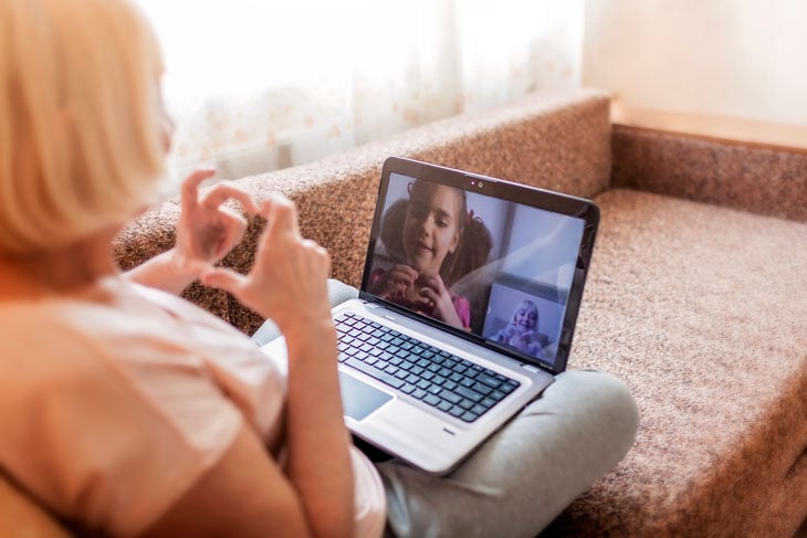 keeping-seniors-connected-with-technology-during-covid19