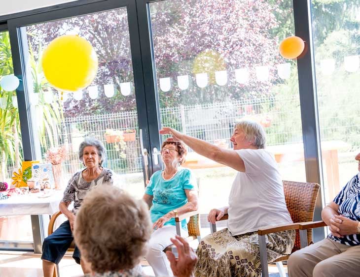 seniors-participating-in-occupational-therapy