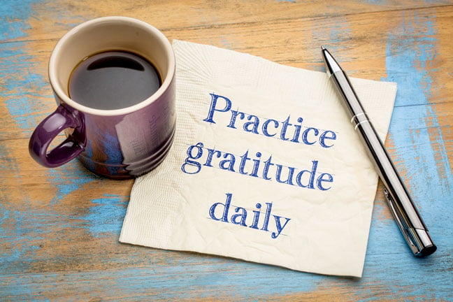coffee with note, practice gratitude daily