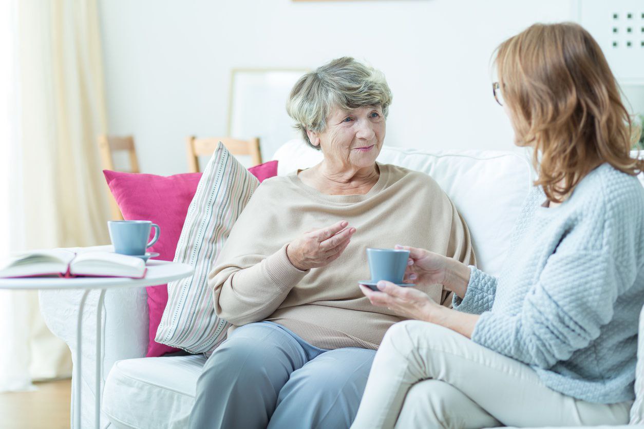 Pros and Cons of Keeping Your Aging Loved One at Home