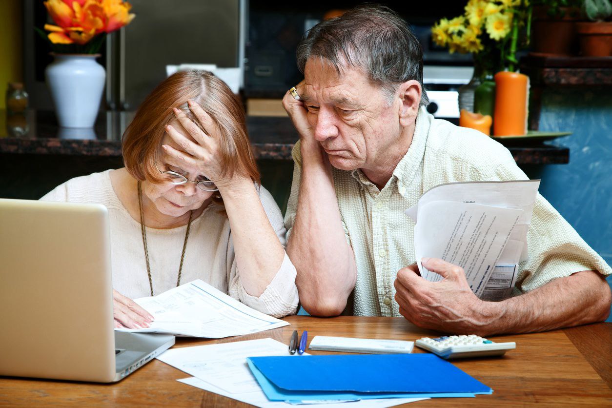 How You Can Help Your Aging Parents With Their Finances